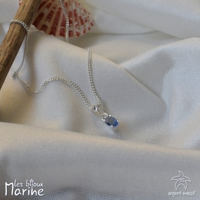 Chaine et pendentif en oxyde de zirconium bleu